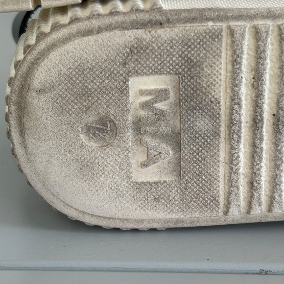 Mia Black Platform Sandal Sz 7.5 - Picture 10 of 11